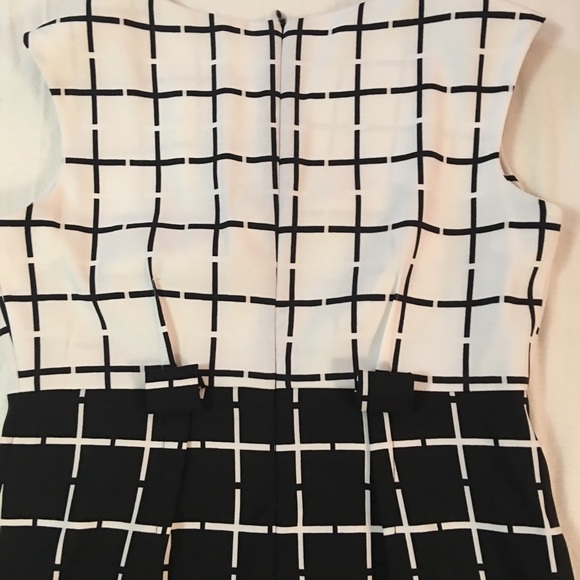 Dress in good condition - Picture 4 of 8